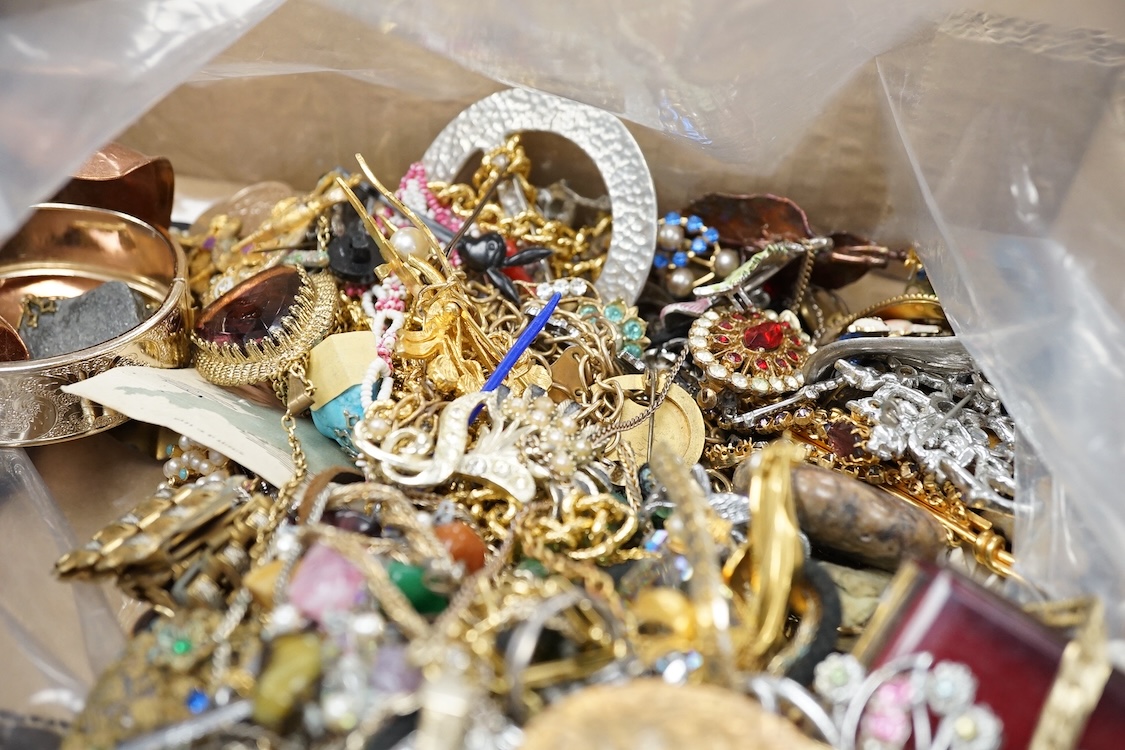 A quantity of assorted mainly costume jewellery, silver and other collectables including a George V engraved silver card case, Adie & Lovekin Ltd, Birmingham, 1913, pill boxes, vesta case, necklaces and writs watches.